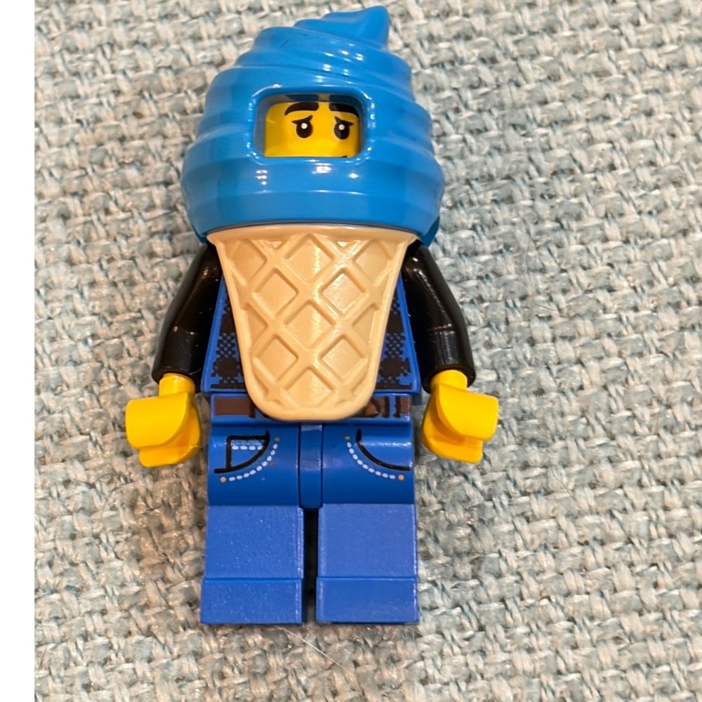 LEGO Minifigure Ice Cream Suit Guy Blue Soft Serve Cone Food Costume